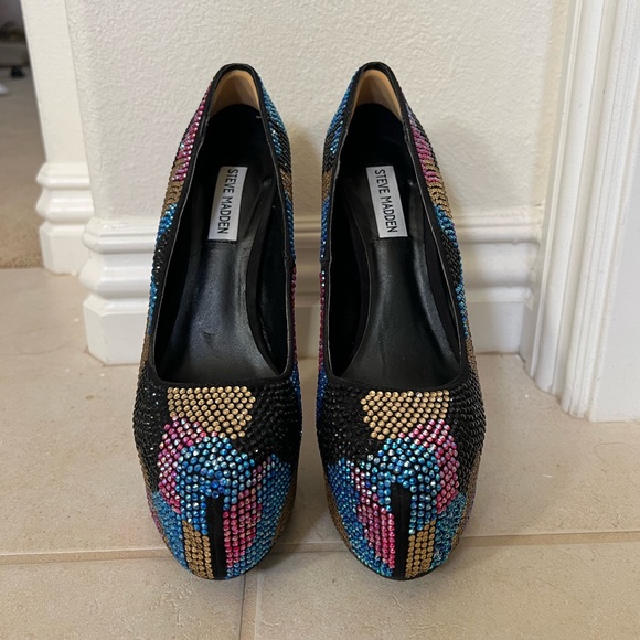 Steve Madden DYVINAL MULTI-COLORED RHINESTONE PLATFORM HEELS - Picture 2 of 4